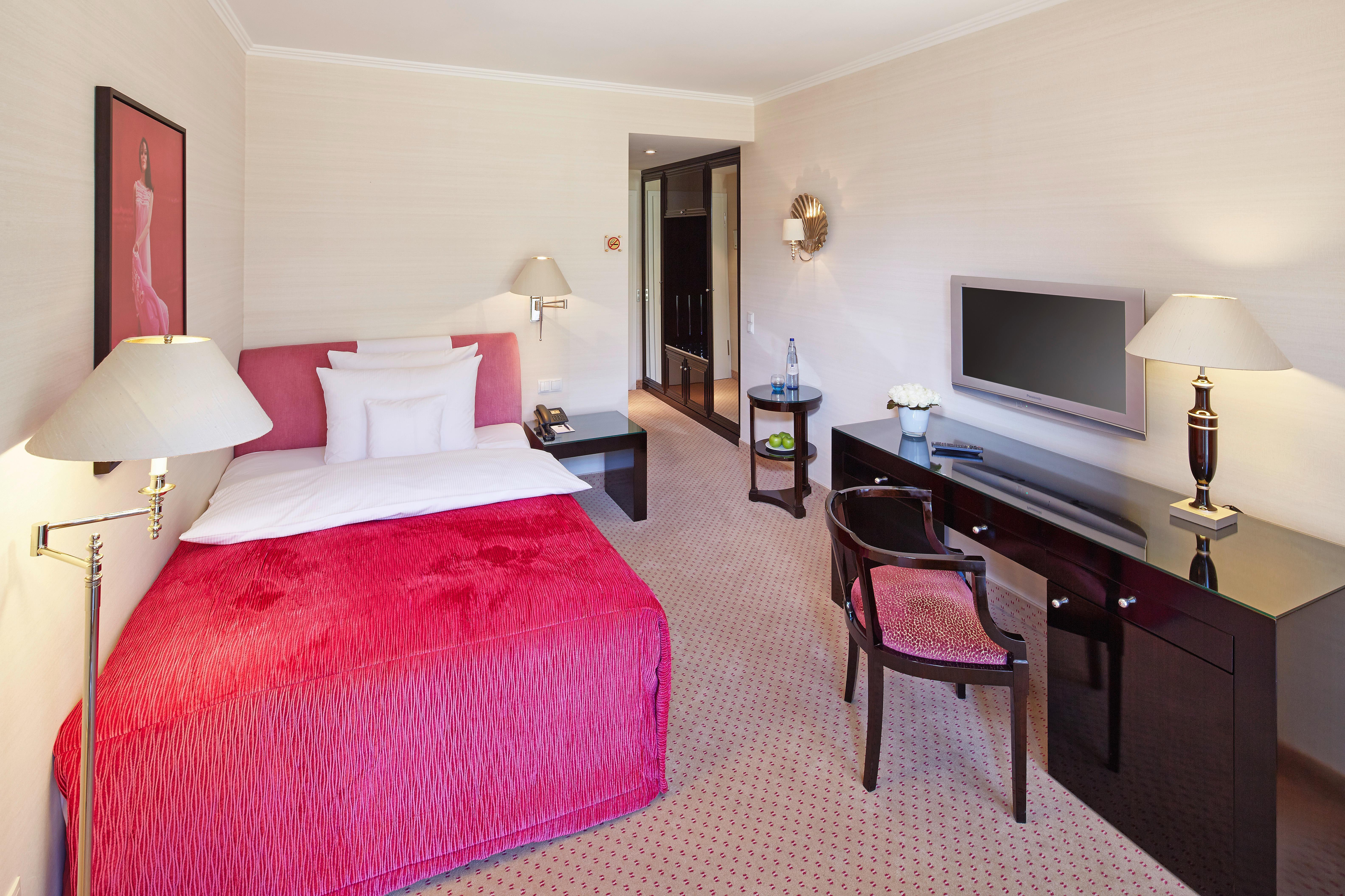 โรงแรมพาร์ค เบรเมิน เบรเมน ภายนอก รูปภาพ A room at the InterContinental Wien