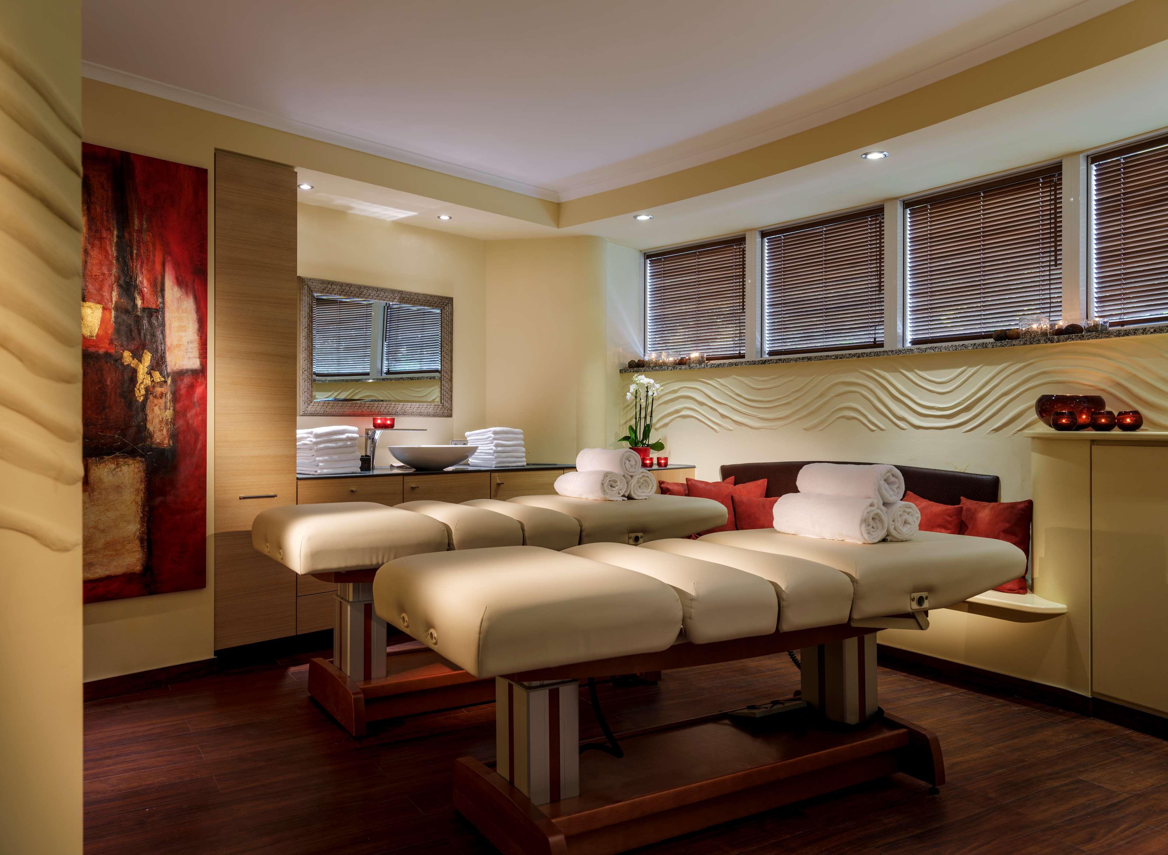 โรงแรมพาร์ค เบรเมิน เบรเมน ภายนอก รูปภาพ A treatment room at the spa