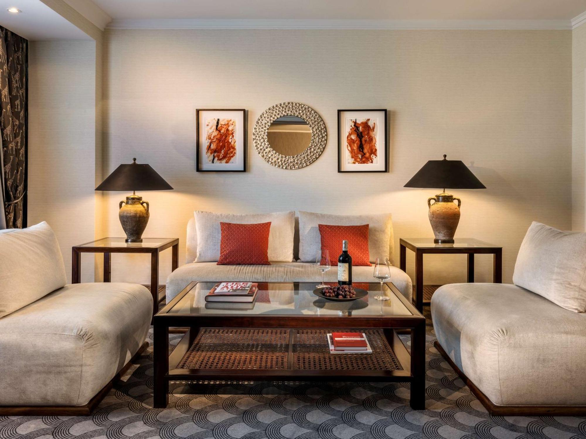โรงแรมพาร์ค เบรเมิน เบรเมน ภายนอก รูปภาพ A living room at the Mandarin Oriental, Munich